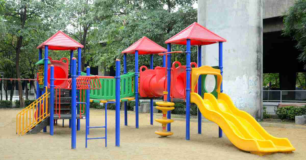 Benefits of an Outdoor Playhouse With Slide for Your Kids