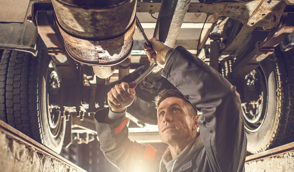 What Does an Electrical Mechanic Do? Unveiling the Roles