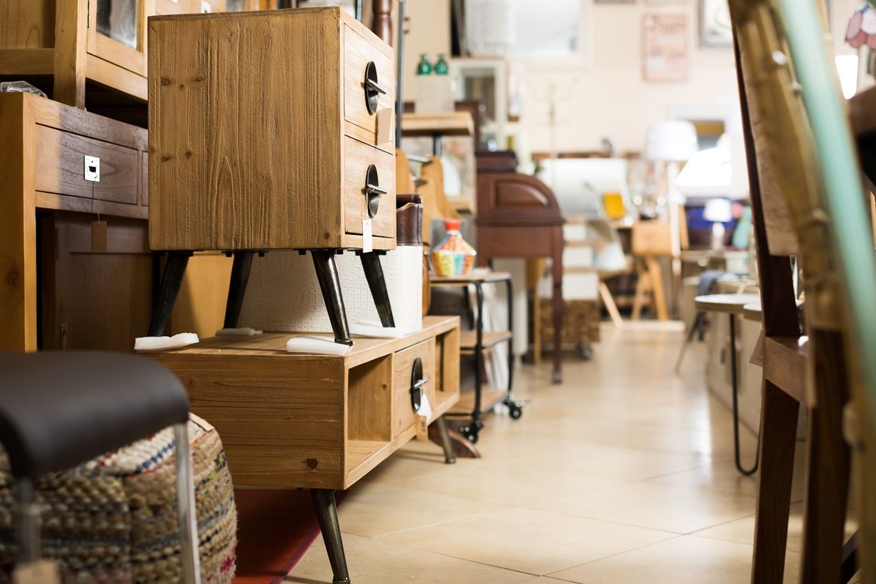 "Exploring the World of Used Furniture in the Uae"