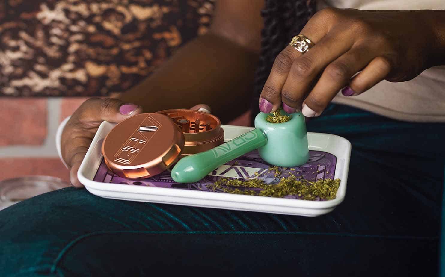 Should You Put Ice in a Bong?