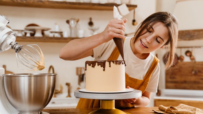 What is a Customized Birthday Cake?