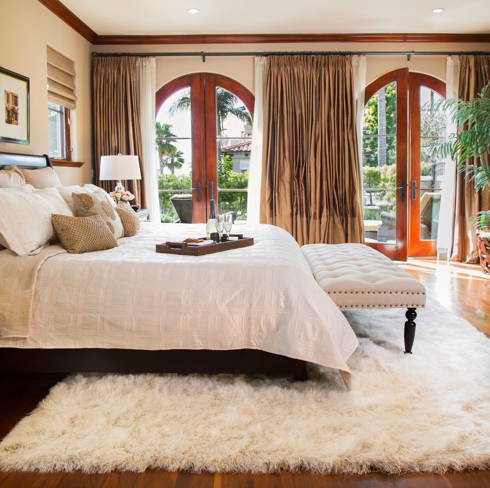 How to Choose the Best Rug Size for Queen Bed