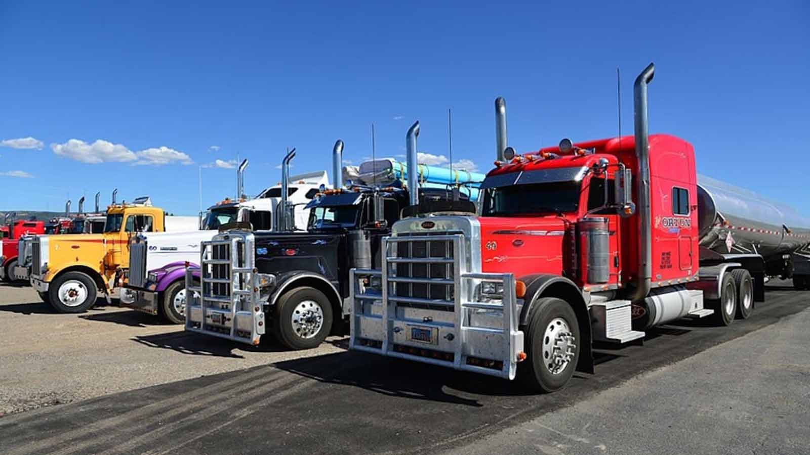 Professional Trailer Mechanics Near Me: PMT Fleet's Expertise