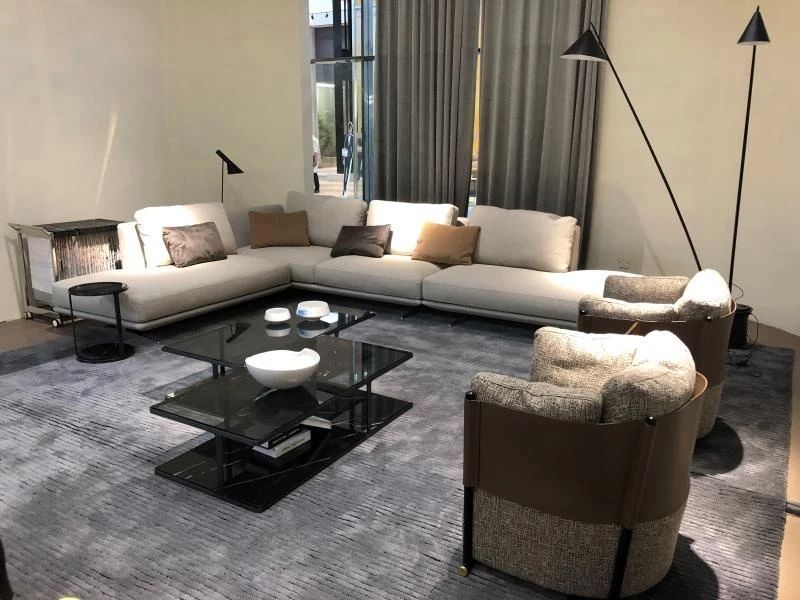 Mixing Materials: The Latest Trends in Modern Dining Table Design