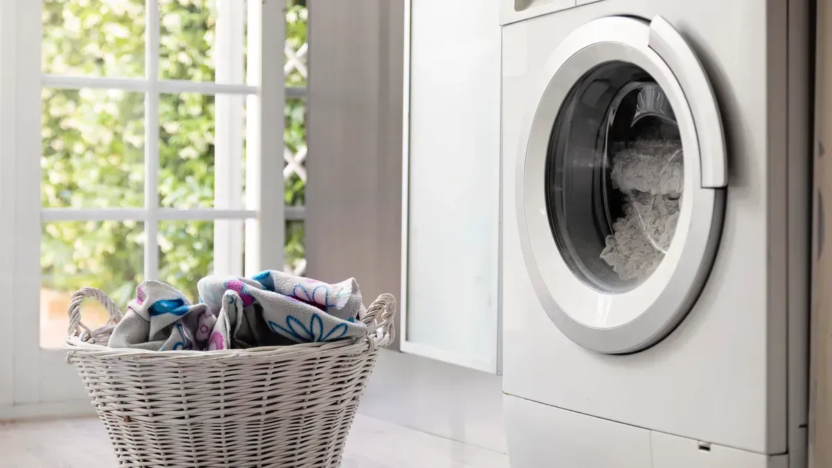 5 Ways to Use Baking Soda in the Laundry Room