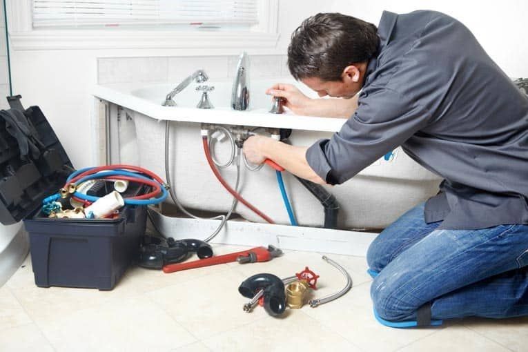 7 Plumbing Checks Before Leaving for Vacation 