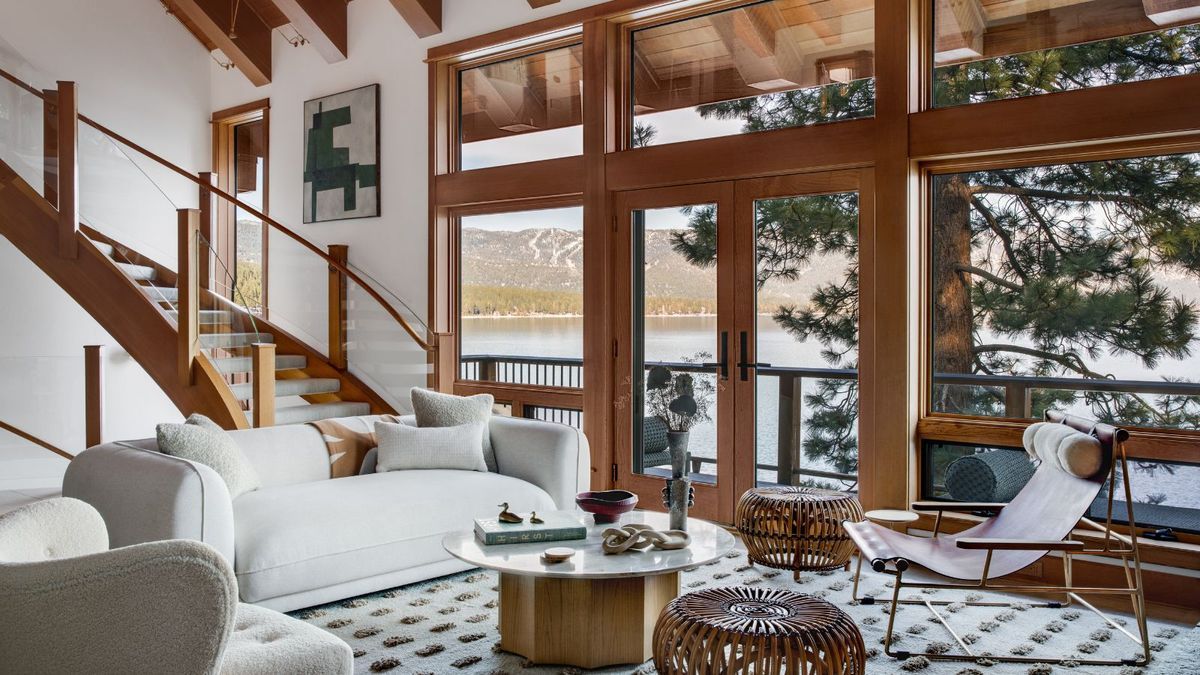 Beautiful Rose-Inspired Hues for a Romantic Taif Mountain Estate