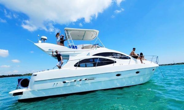 Exploring the Ultimate Luxury: Yacht Charter Miami
