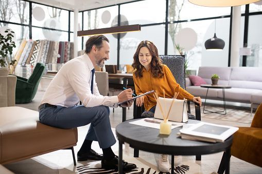 Five Benefits of Buying Wholesale Furniture for Your Retailers