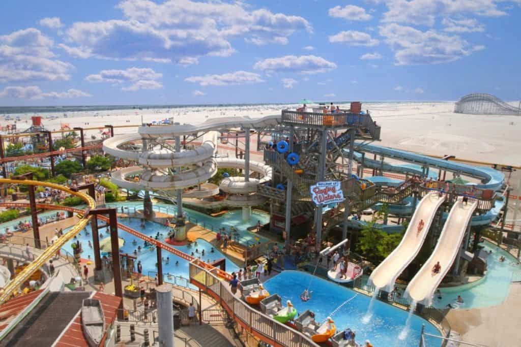 "California Waterpark Guide: Splash Into Fun in the Golden State!
