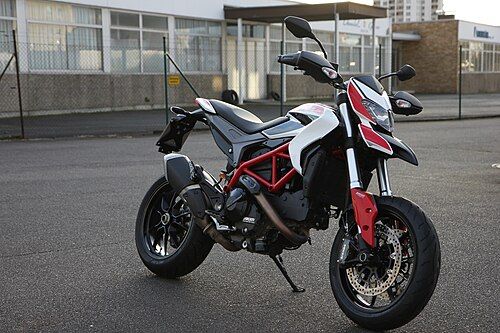 Ride the Ducati Hypermotard 821 SP – Power Meets Style