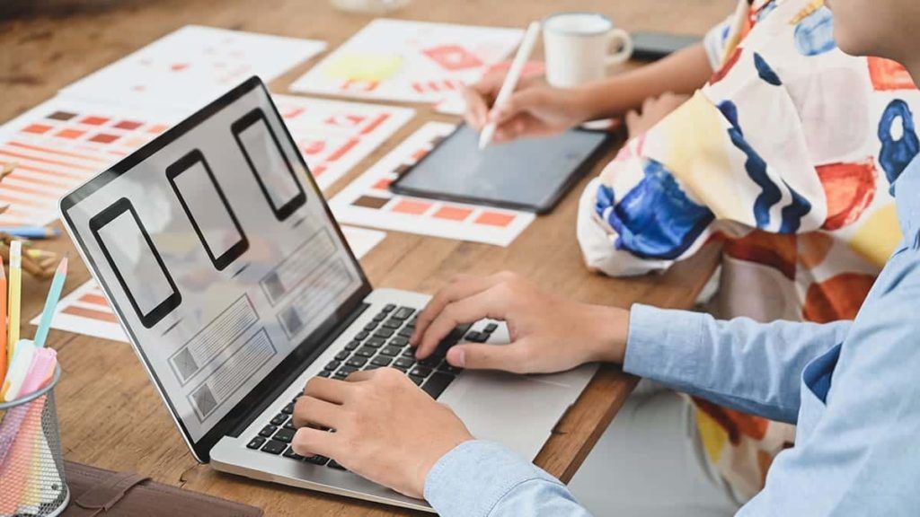 Funnel Marketing: Beginner's Guide With 5 Examples