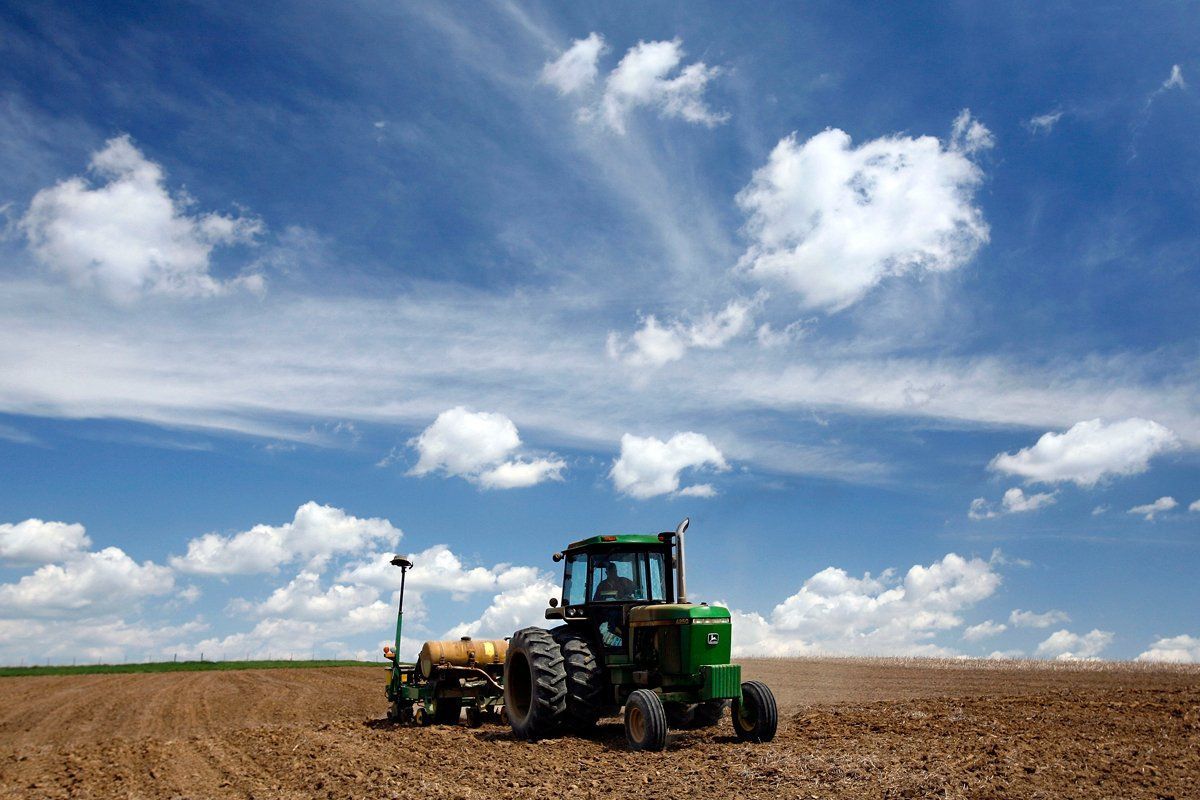Farm Tractors Market Analysis: Size, Share, and Competition