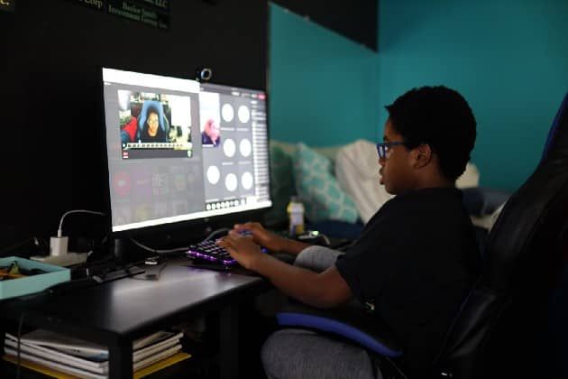 8 Closed Captioning Jobs for Beginners ($1,000 /month)