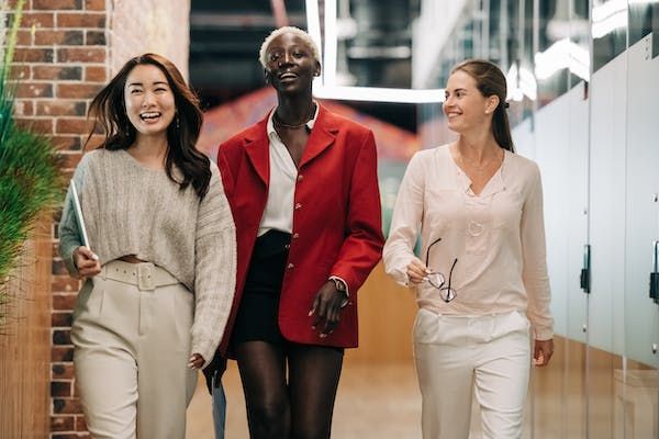 6 Helpful Tips to Choose the Perfect Formal Dress for Women