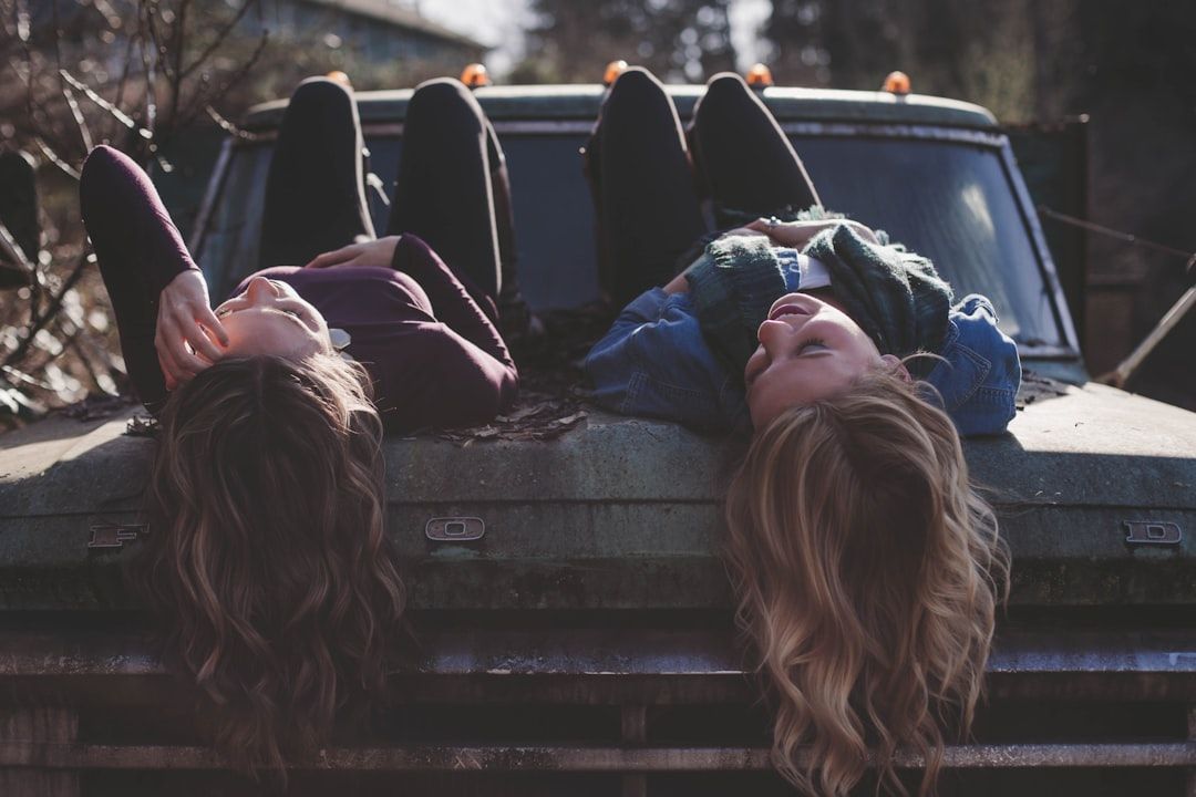 Travel Essentials: Stylish Outfits and Haircare Tips on the Go
