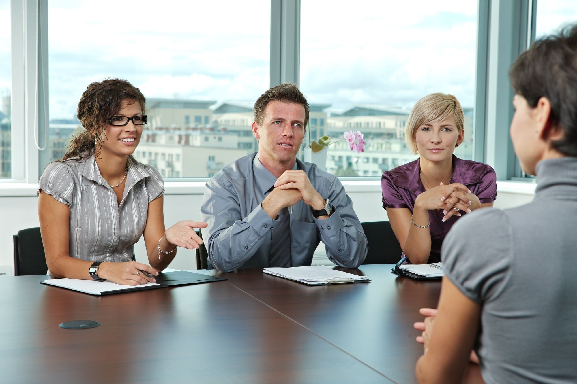 What to Wear: How to Present Yourself for a Job Interview? 
