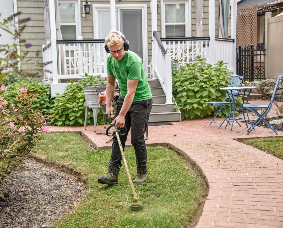 How to Choose the Right Landscaping Services for Your Home?