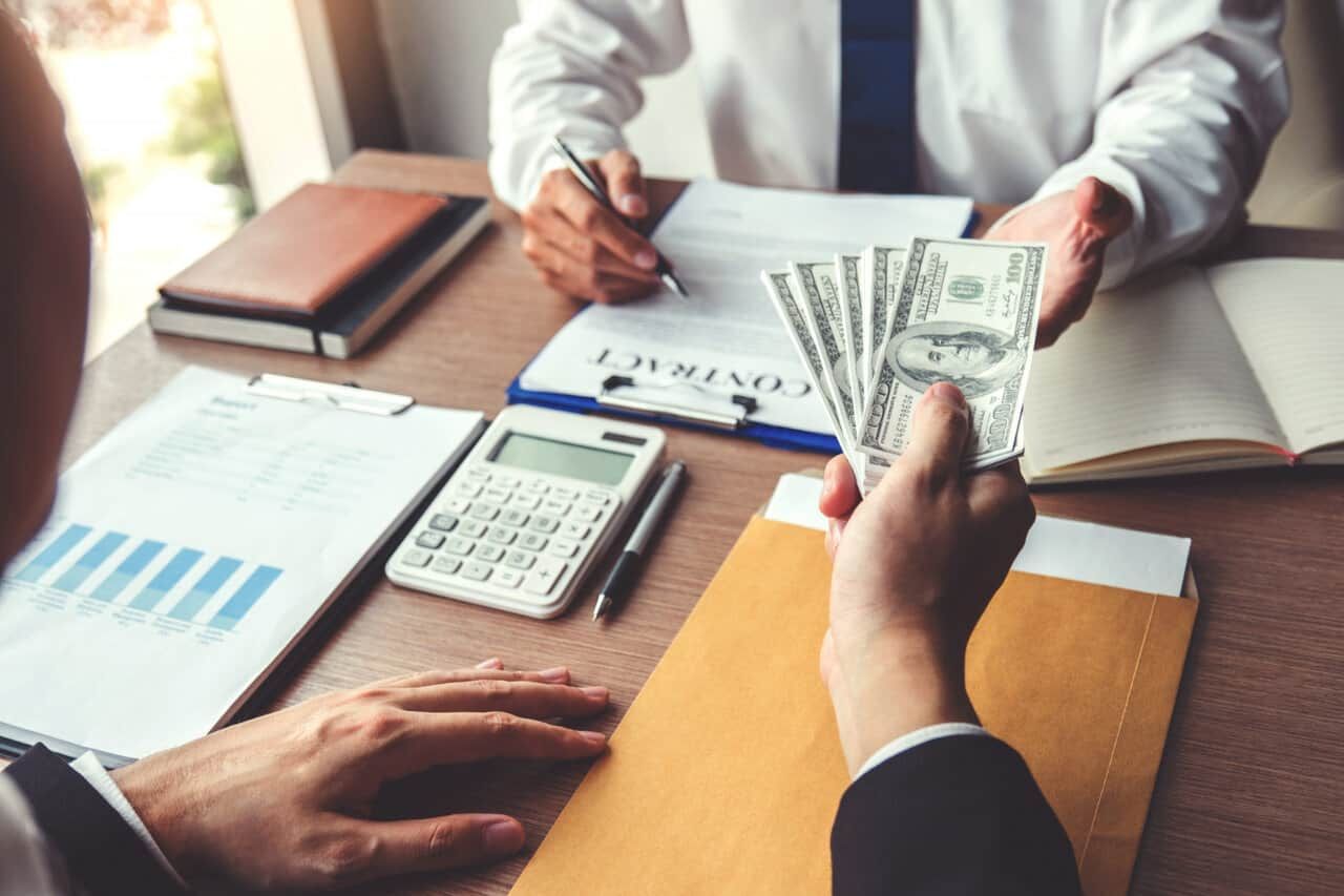 How to Select the Best Licensed Money Lender in Singapore