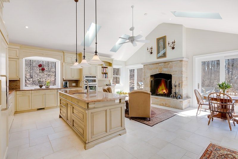 Pros and Cons of Open-Concept Kitchen Designs