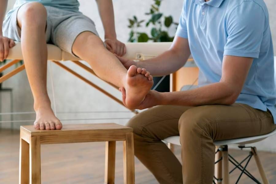 How a Podiatrists Helps You