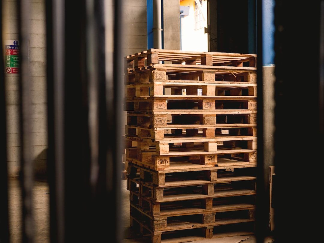 Choosing the Right Pallet Manufacturer for Your Business