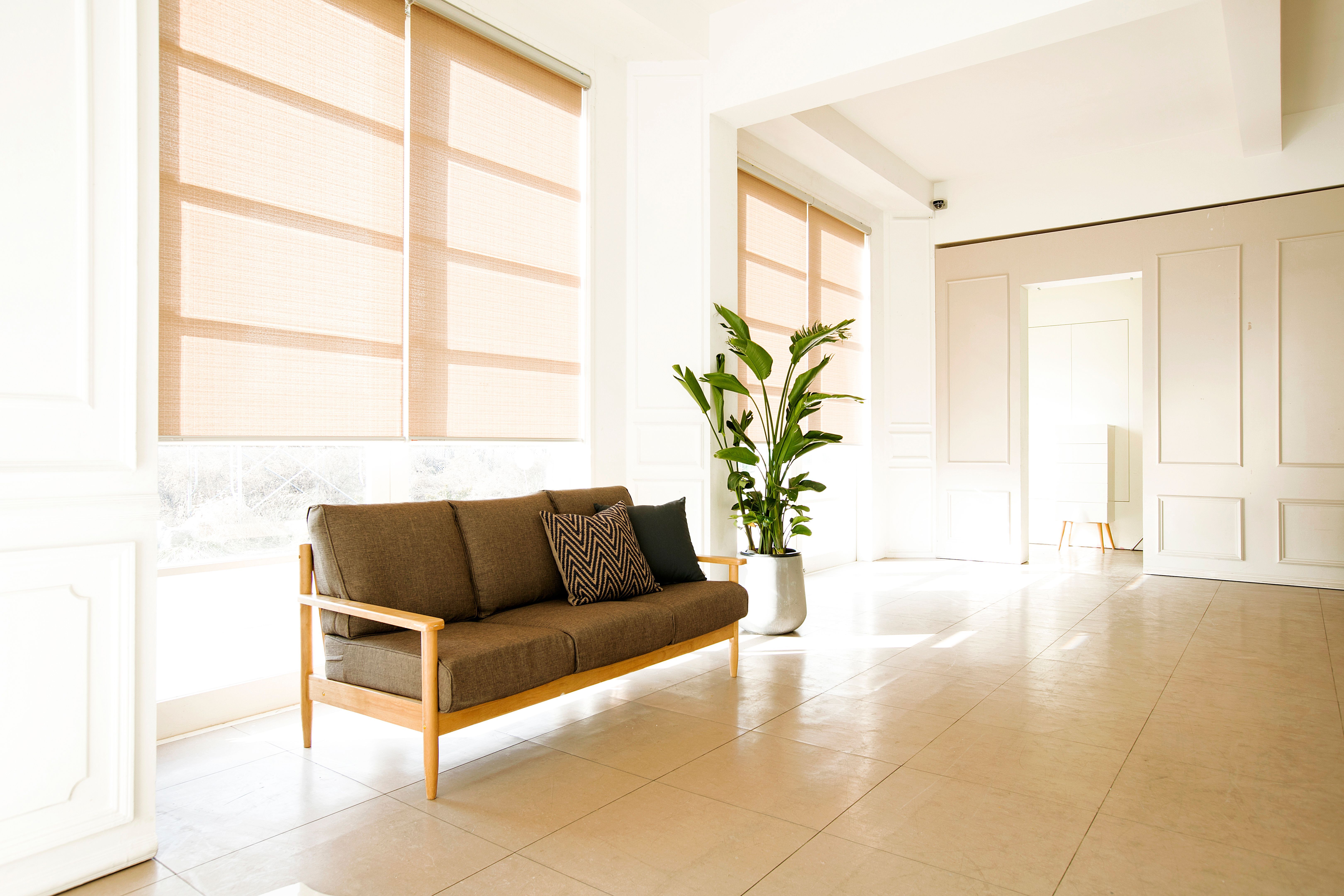 How to Use Window Blinds for Sunlight Control in Your Home