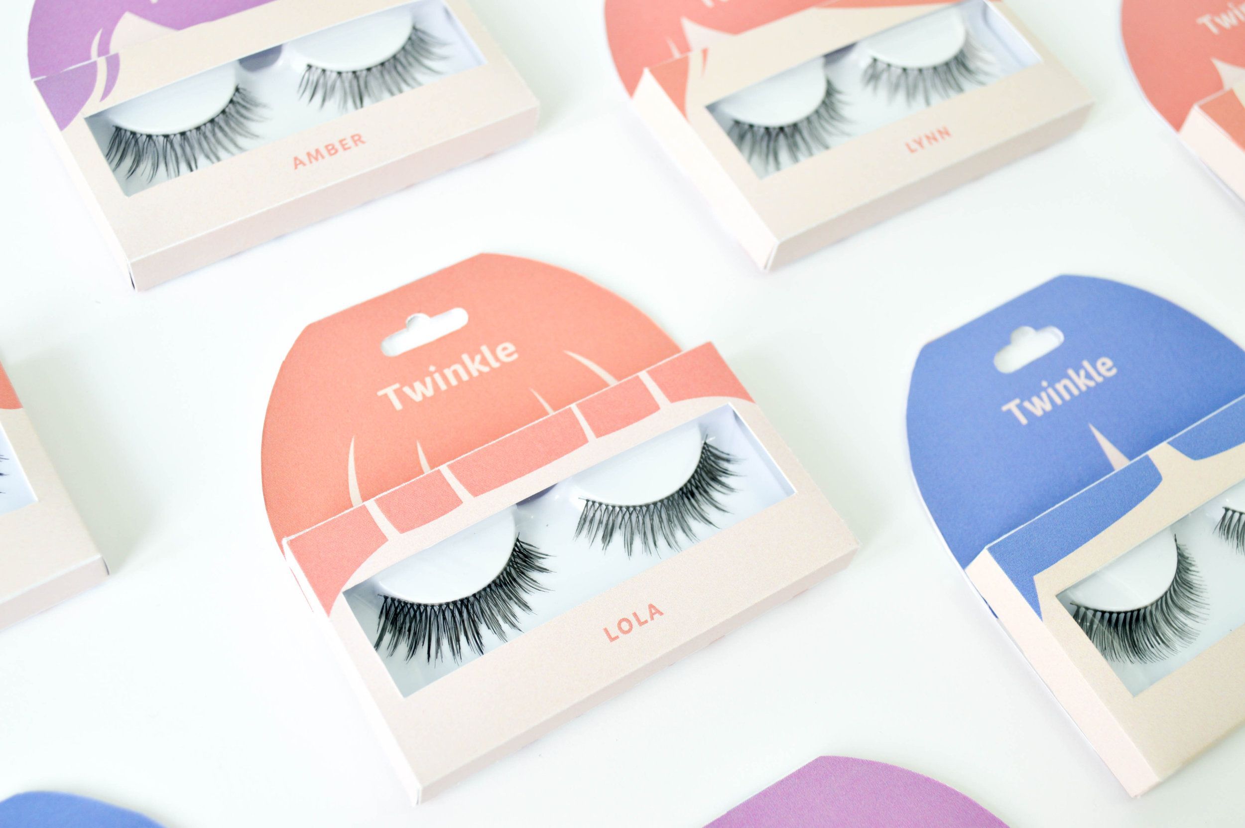Get Latest Trending Custom Printed Boxes for Your Eyelashes
