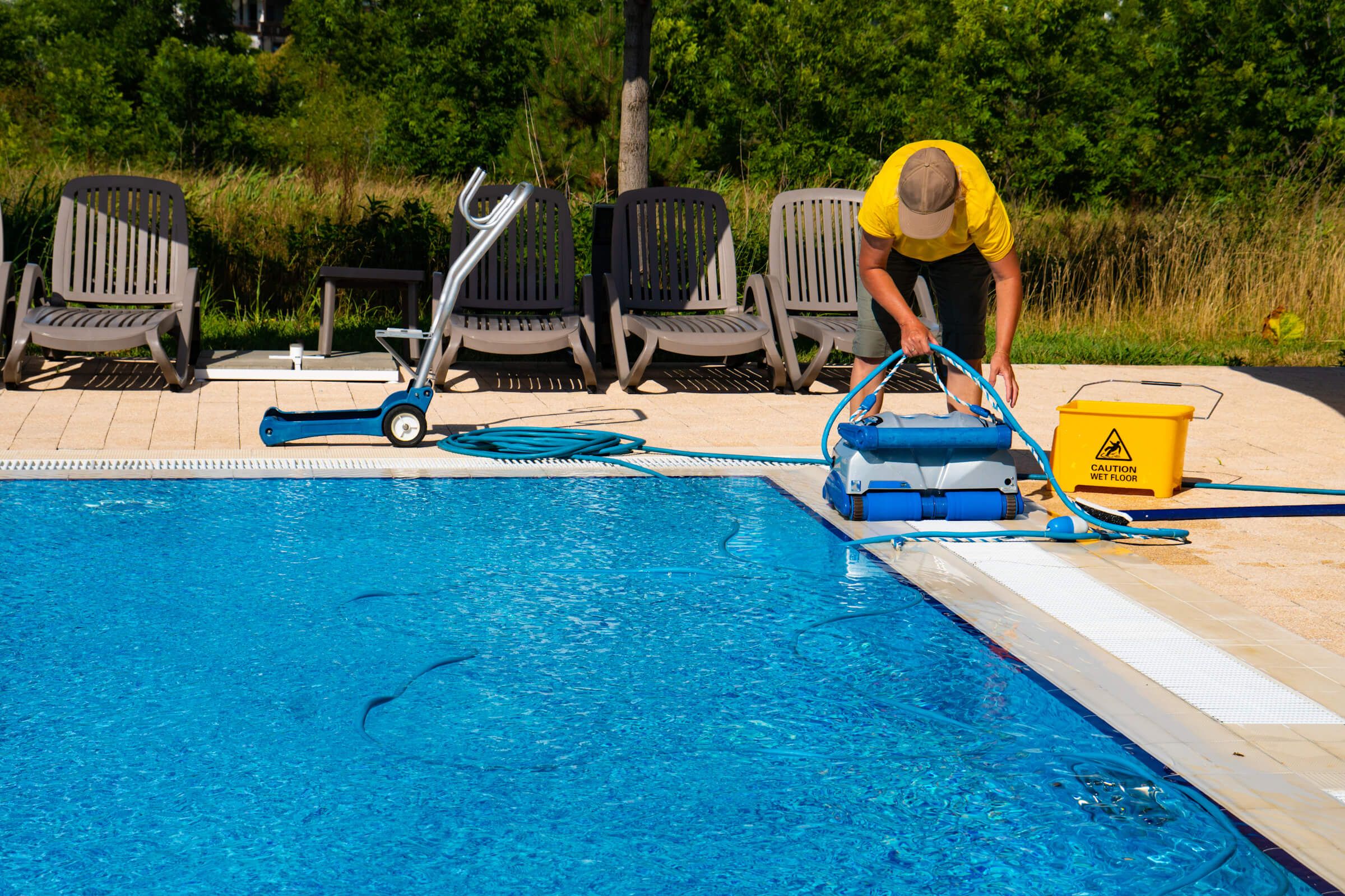 5 Signs Your Commercial Pool Needs Professional Repair