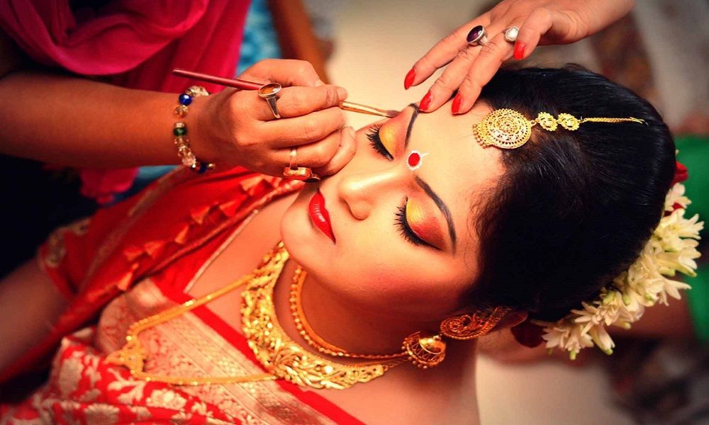 Unlocking the Secrets to Finding the Online Beauty Parlour Course