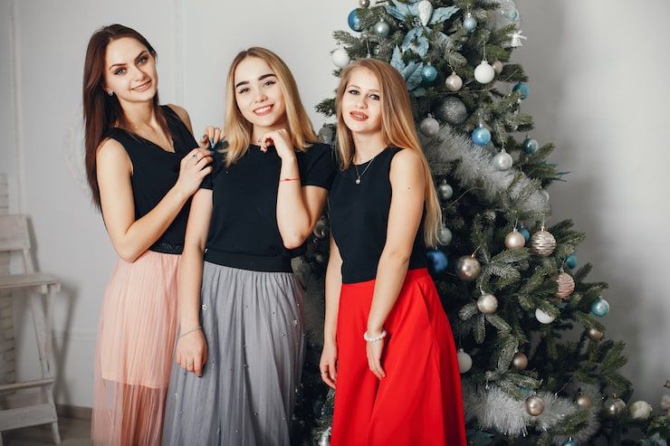 How to Choose the Perfect Holiday Dress for Your Body Type