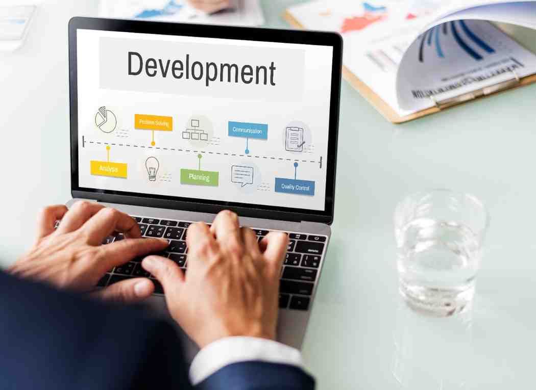 Role of Cloud-Native Architecture in Custom Software Development