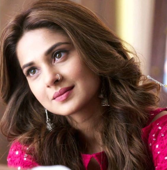 Jennifer Winget: A Trailblazer in the Digital World!