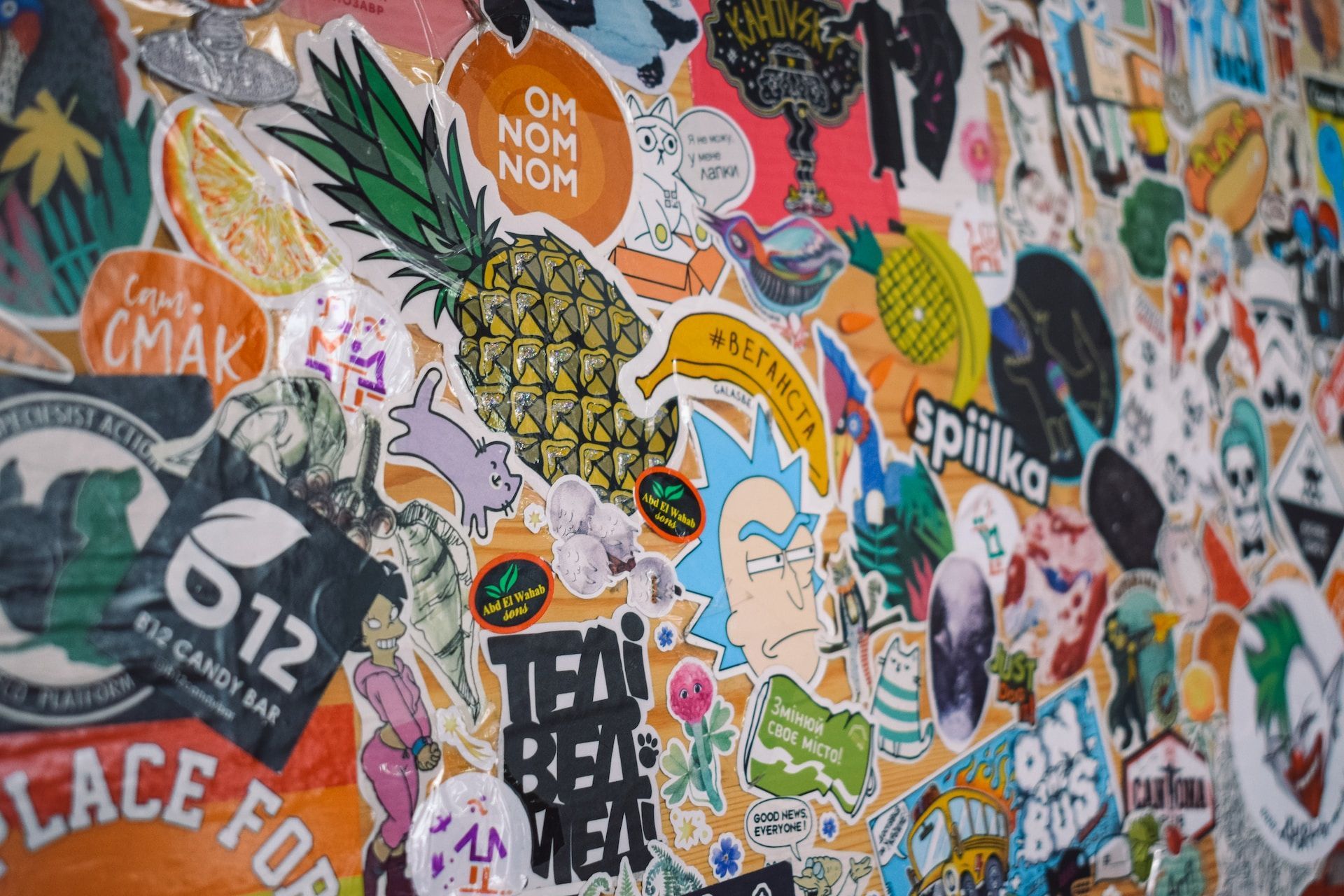 Design Your Custom Die Cut & Vinyl Stickers: A Step-by-Step Guide