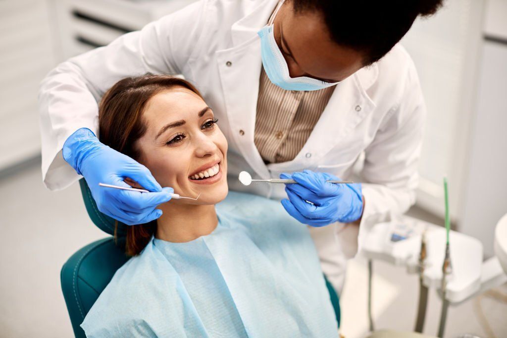 Dental Implants Provide Better Long-Term Results Than Crowns 