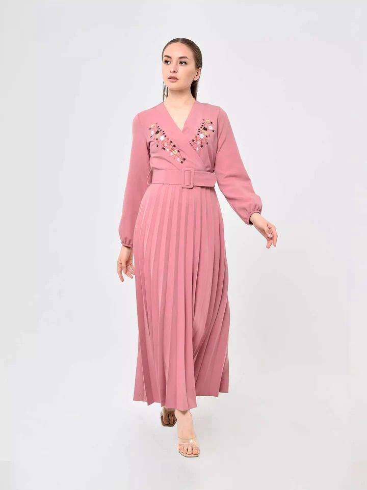 Why Women Choose Modest Dresses
