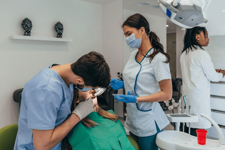 Emergency Dentist: Immediate Dental Care When It's Needed Most
