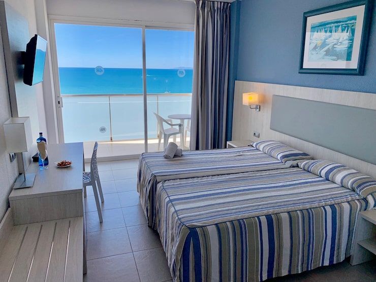 Edisto Beach Mosaic: Nature’s Palette Painted on a Carolina Canvas