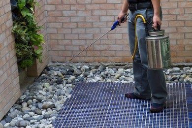 Effective Cleaning Methods for a Bug-Free Garage