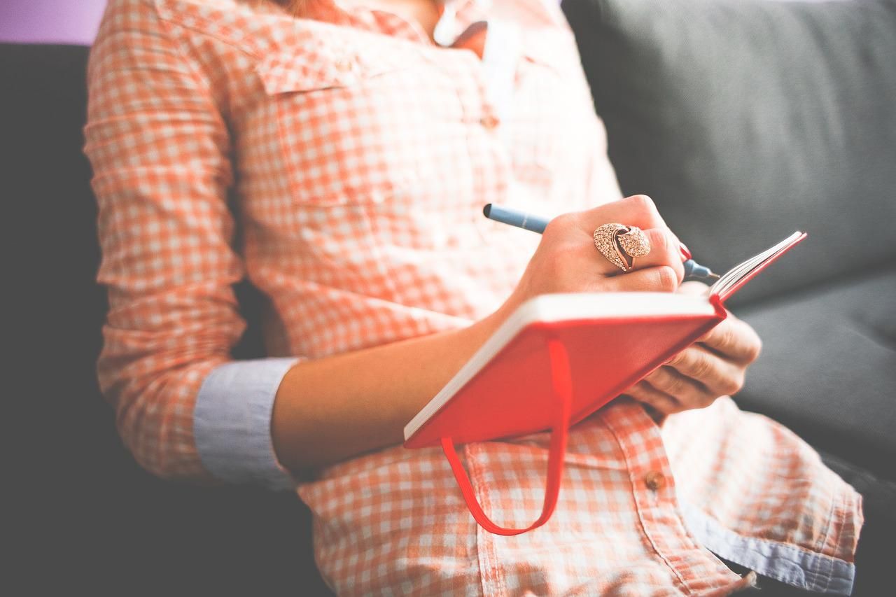 7 Benefits of Journaling When You Have Social Anxiety