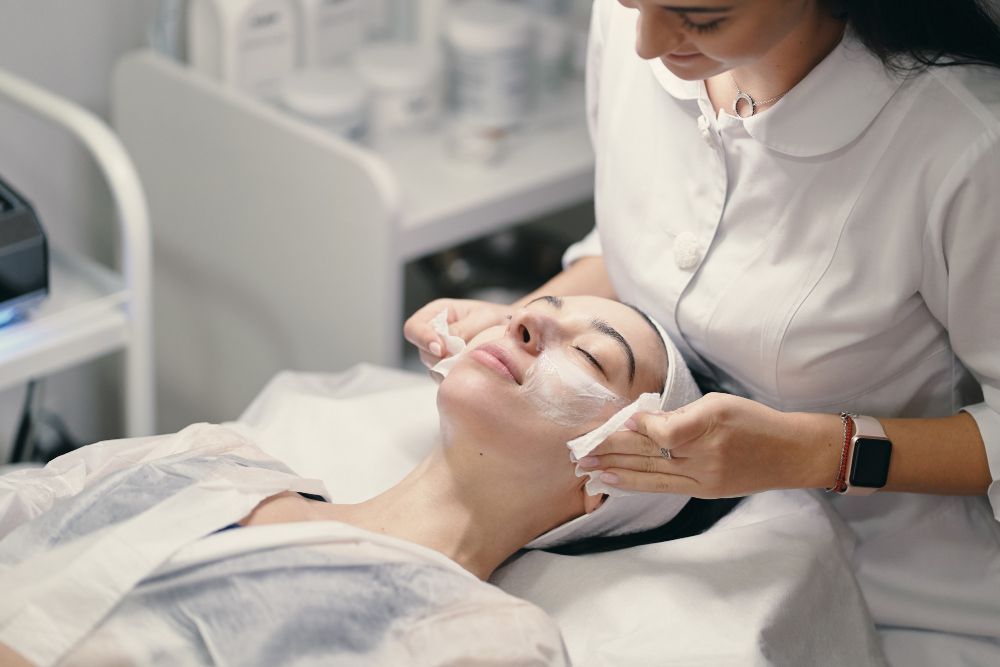 Five Top Tips When Choosing a Facial Aesthetics Clinic