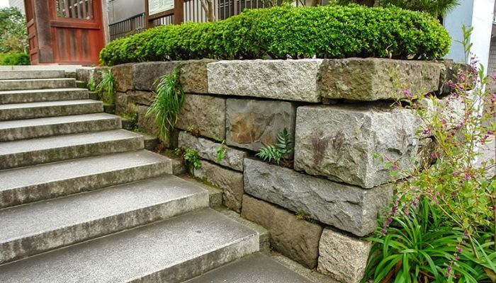 Cheap Garden Wall Ideas
