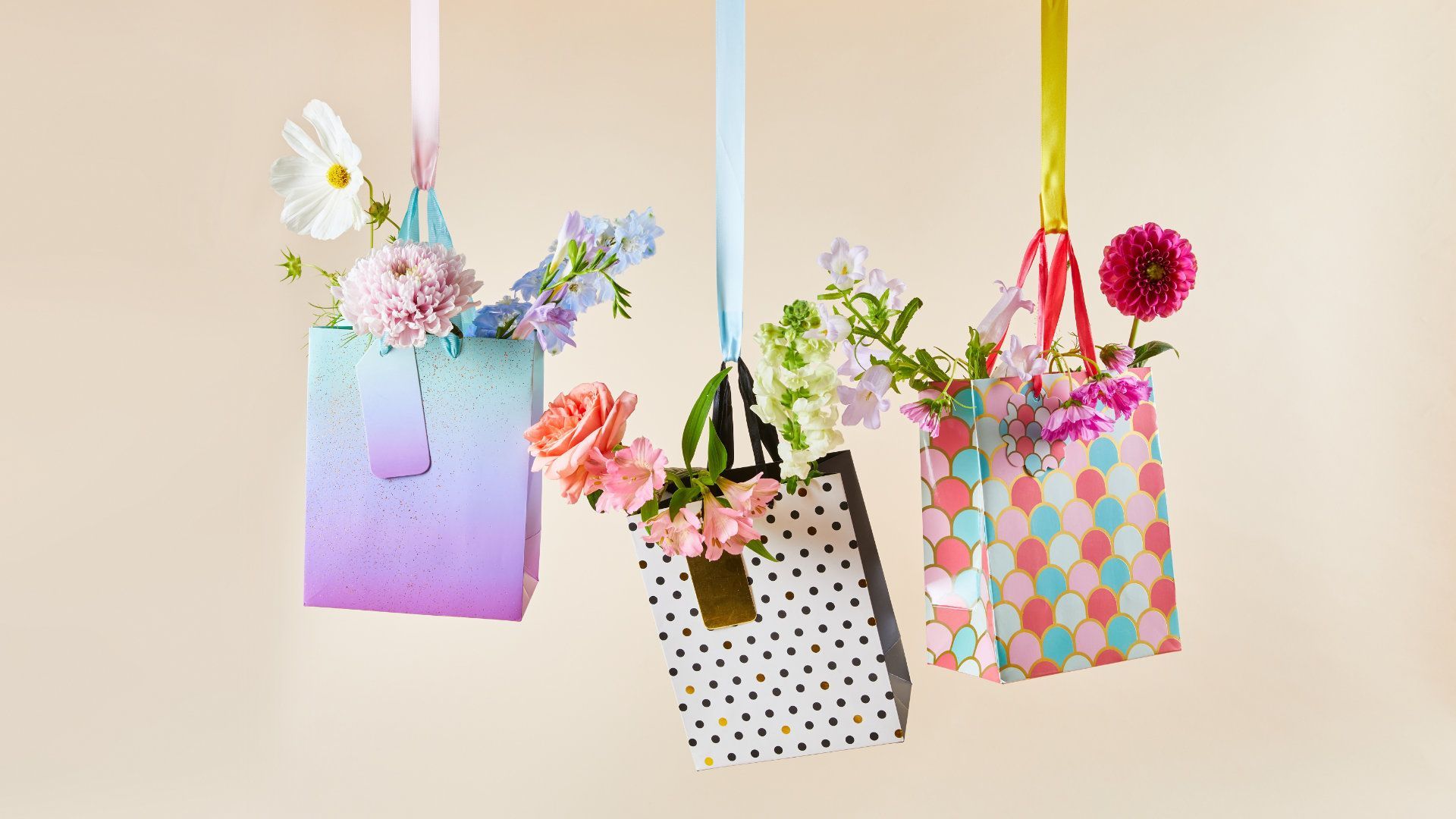 Paper Gift Bags: How to Make Them Personalized and Memorable?