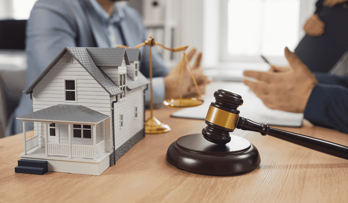 The Role of a Conveyancing Lawyer in Buying and Selling Property