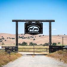 Outdoor Metal Signs: A Durable  Way to Make a Statement