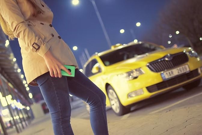 Brighton to Heathrow Taxi: Cost, Travel Time, Best Options & Booking Tips