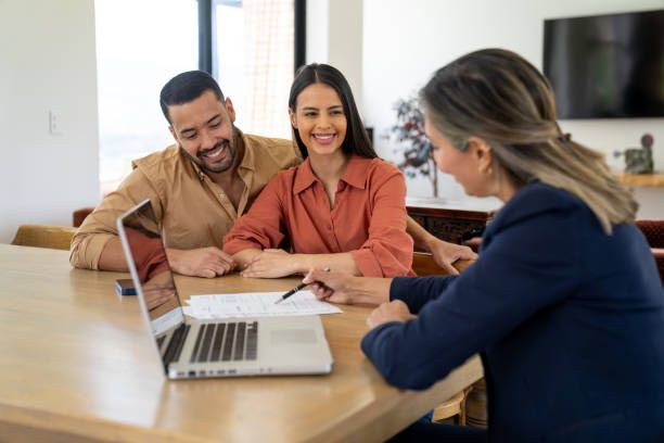 Benefits of Working with Professional Health Insurance Brokers