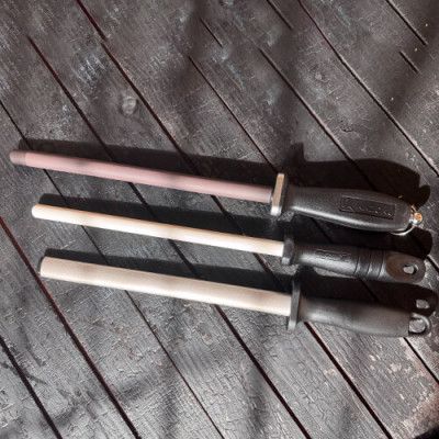 How to properly sharpen a knife with a sharpening rod?