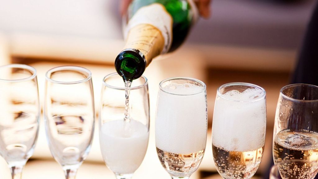 Non-Alcoholic Champagne Cocktails You Can Make at Home