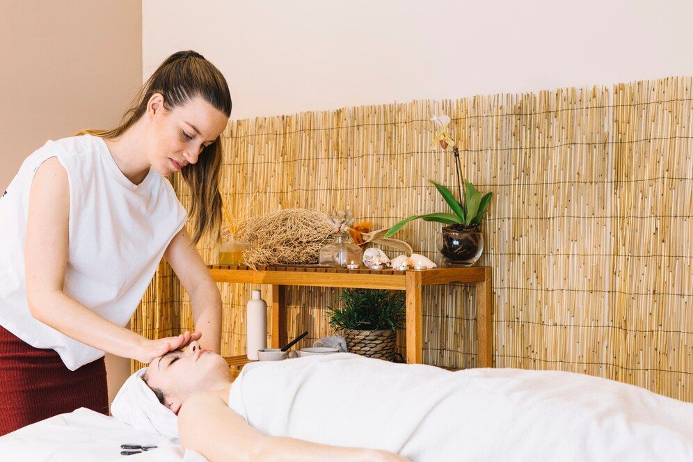 Frameworks That Travel Well in Business Massage